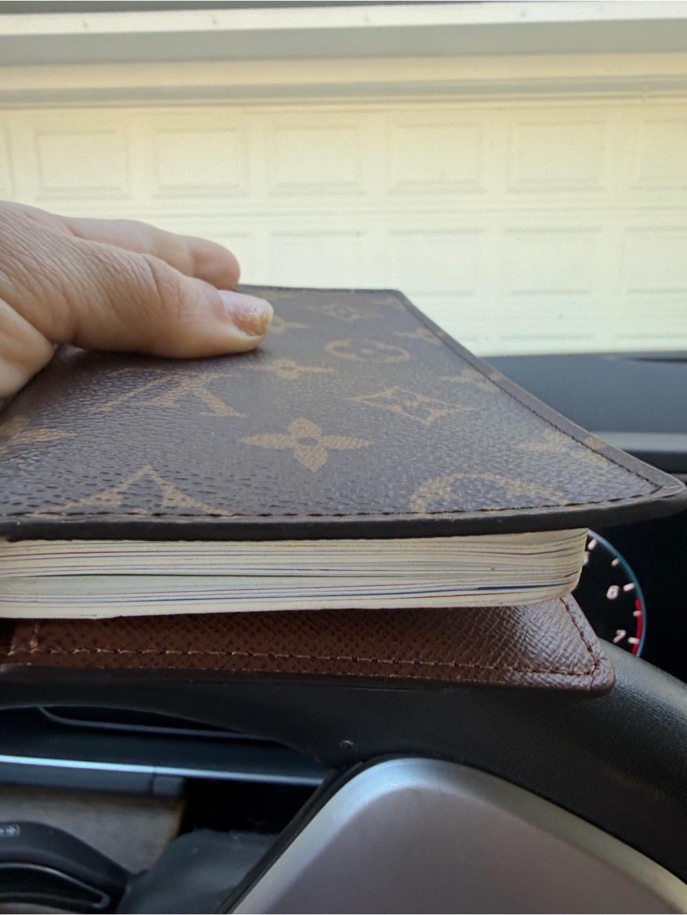 Louis Vuitton Monogram pocket Agenda with 2026 inserts - Picture 5 of 9